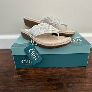 NWT Cliffs embellished comfort sandals with small wedge. Size 8